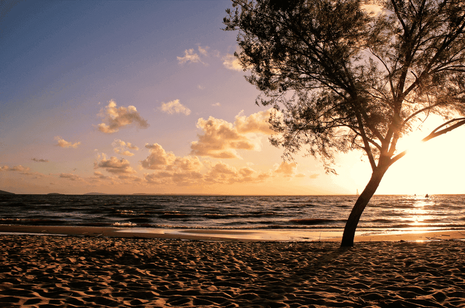 Entardecer na Costa Doce: tranquilidade à beira das águas