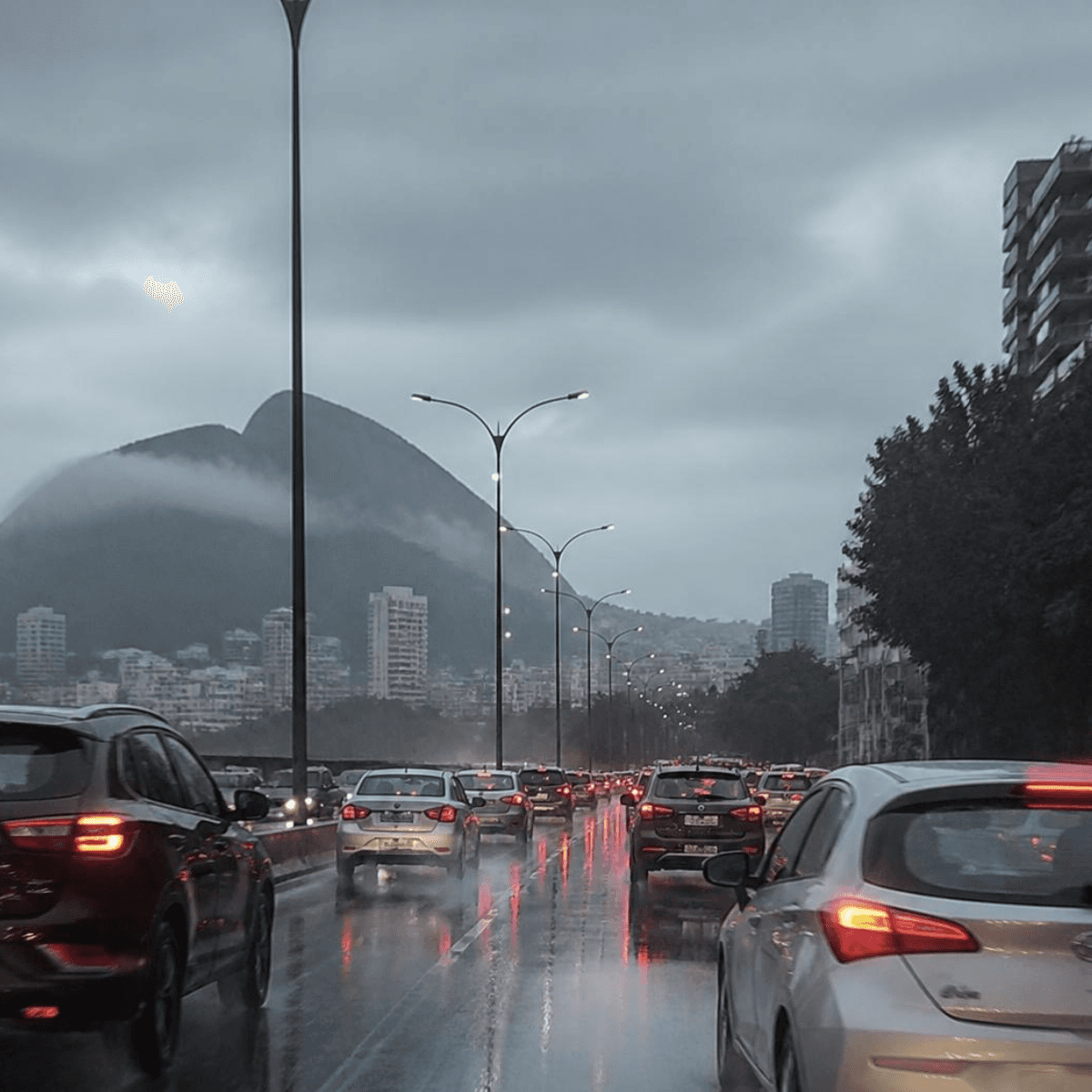 Semana termina com retorno da chuva no Rio de Janeiro