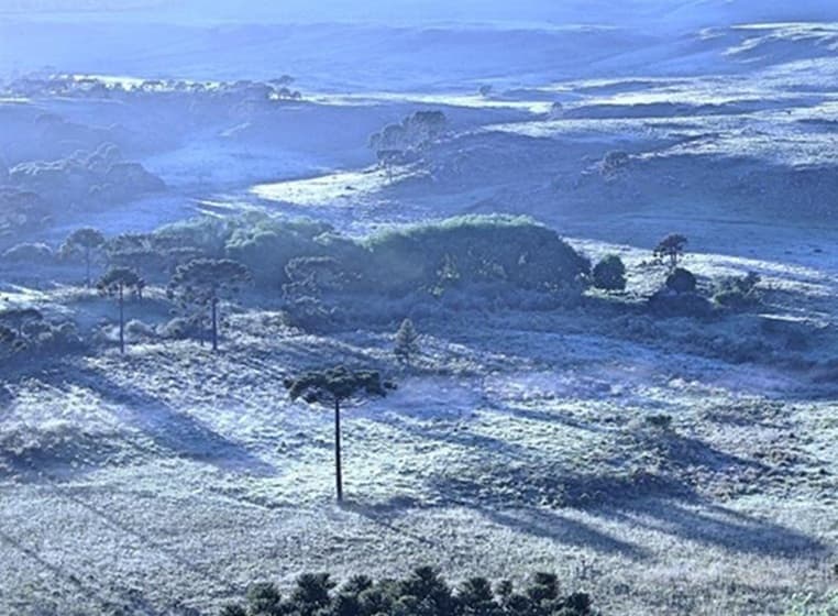 Onda de frio provoca recordes de baixa temperatura em várias capitais brasileiras Onda de frio provoca recordes de baixa temperatura em várias capitais brasileiras